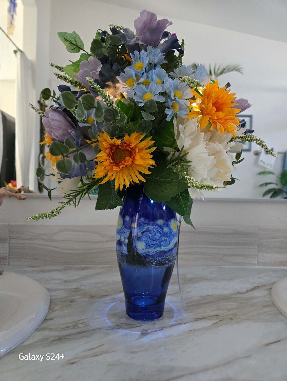 The Bradford Exchange Light-up Vincent Van Gogh  "Starry Night" Centerpiece